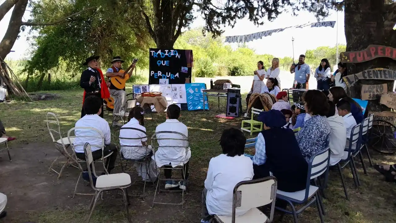 Escuelas rurales celebraron el Día de la Tradición con una muestra conjunta en la Escuela 36 Juan Francisco Seguí