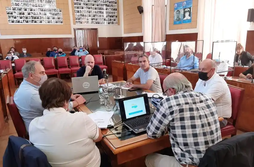 Katz expuso en el HCD la proyección de la tarifa de agua