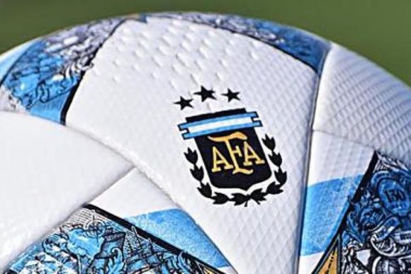 Se presentó la nueva pelota para la Copa de la Liga