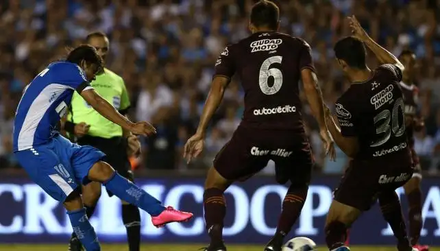 Racing y Lanús jugarán la nueva Copa Bicentenario