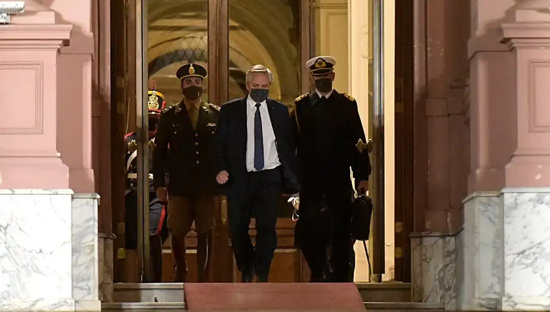 Alberto en las redes: "la gestión seguirá desarrollándose del modo que crea conveniente"