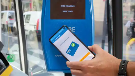 Otras 50 líneas de colectivos incorporan nuevos medios de pago en el AMBA: Cuáles son