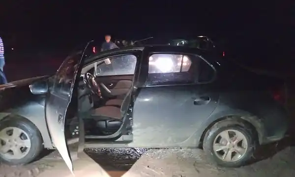 Dos Vehículos siguieron de largo en Acceso a Aldea San Antonio por la falta de iluminación en el lugar