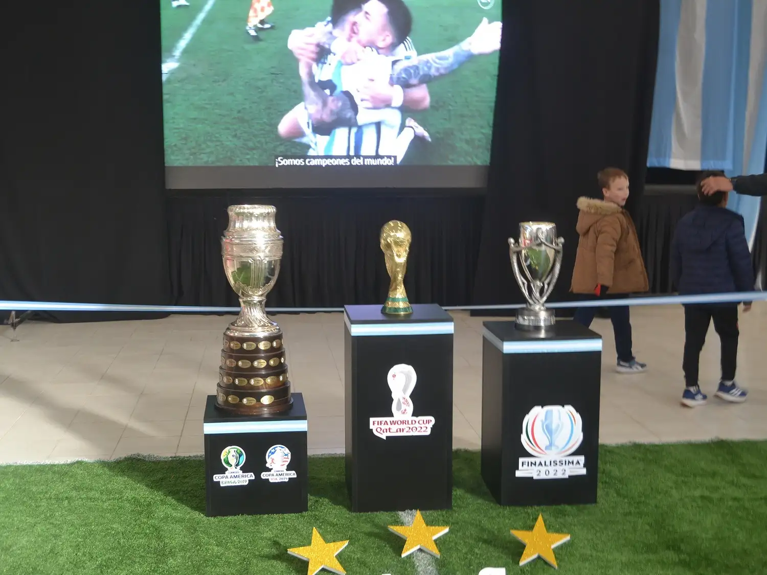 Las copas del mundo, de América y de las Confederaciones estarán este viernes en Larroque.
