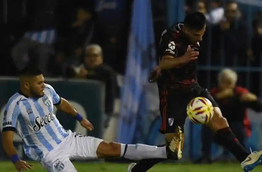 River fue goleado en Tucumán y quedó al borde del nocaut