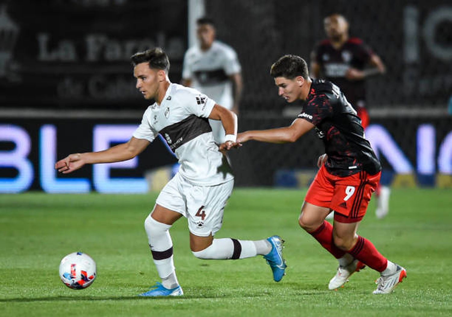Tres partidos abren la fecha de los clásicos