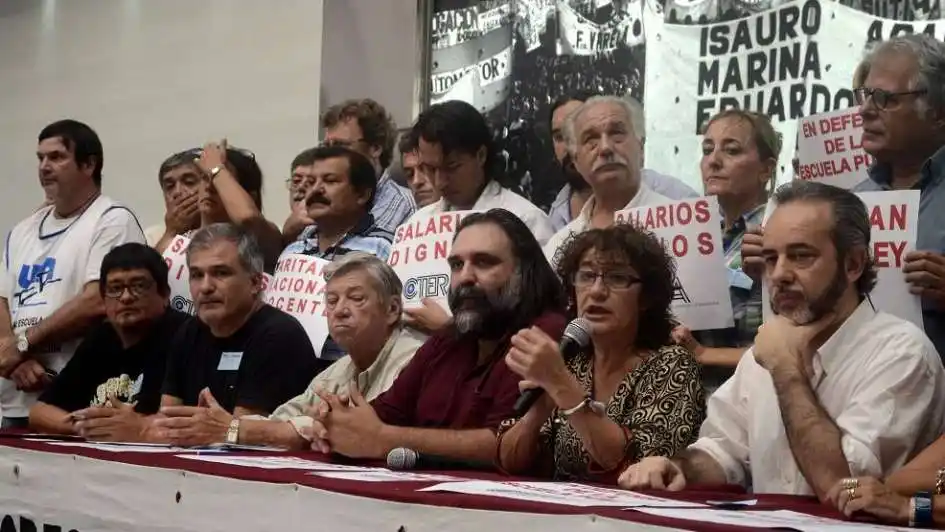 Provincia convocó a los docentes a la primera reunión paritaria del año