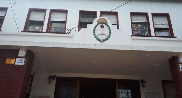 La cooperadora de la escuela 6 instaló cámaras de seguridad en el edificio