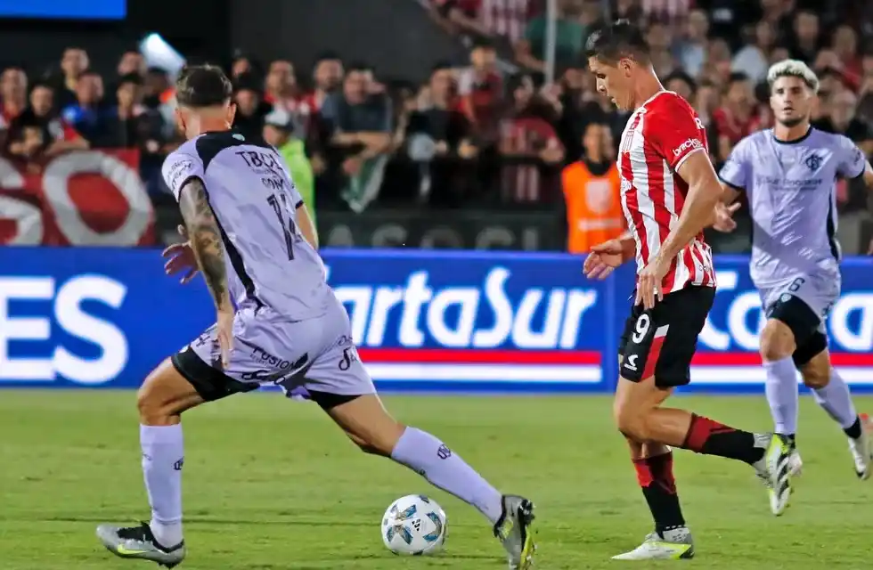 Guido Carrillo anotó para Estudiantes ante Barracas