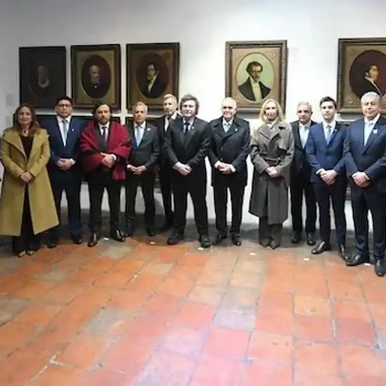 Milei logró la foto con trece gobernadores.