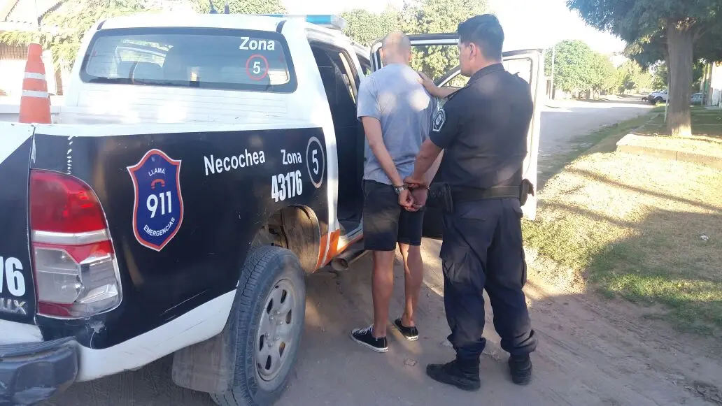 Recuperan camioneta robada, tras persecución de 40 cuadras
