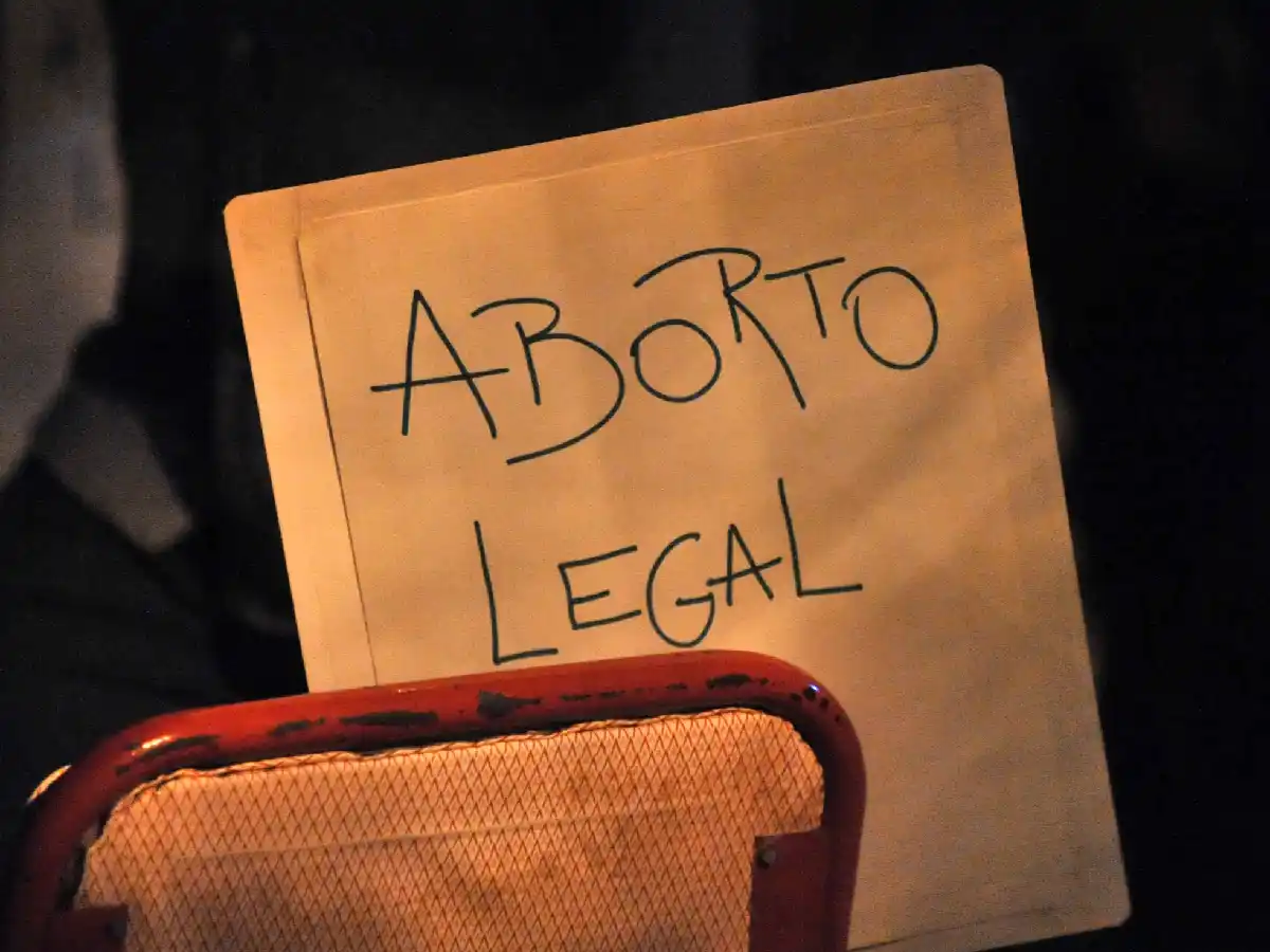 Antes de la marcha #3J, reclaman por falta de iluminación en la plaza Cívica 