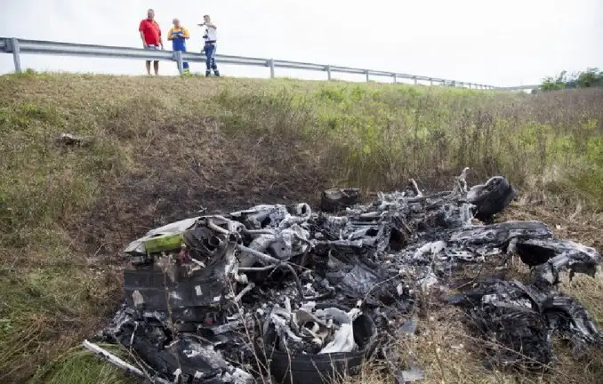 El impresionante choque a más de 300 kilómetros de una lujosa Lamborghini