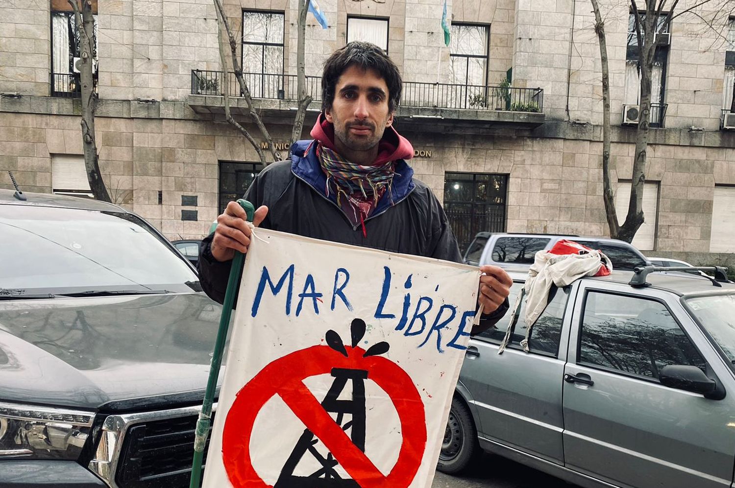 La movilización tuvo lugar este martes en avenida Luro e Hipólito Yrigoyen, en frente a la Municipalidad.