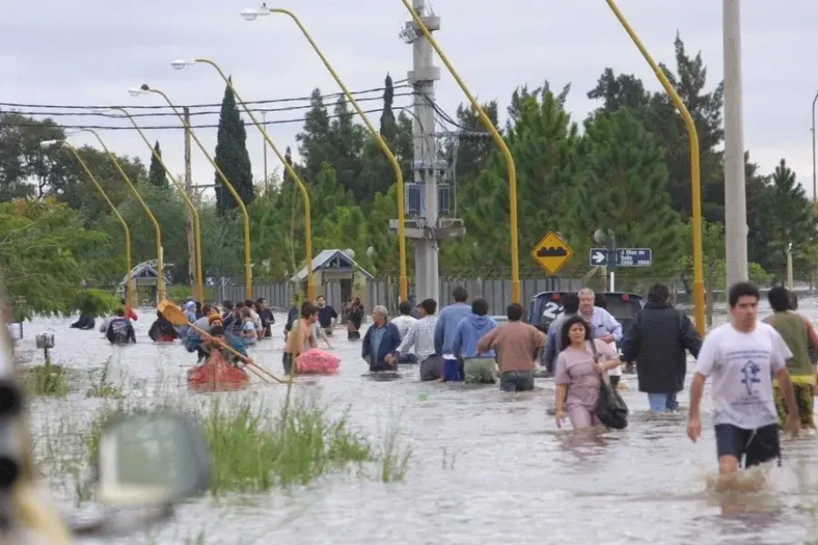 A 21 años de la trágica inundación de Santa Fe, cuando el río Salado “tapó” un tercio de la ciudad
