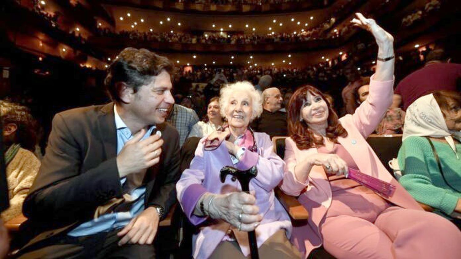 Cristina Fernández junto a Axel Kicillof, esta noche en La Plata. - Gobernación -