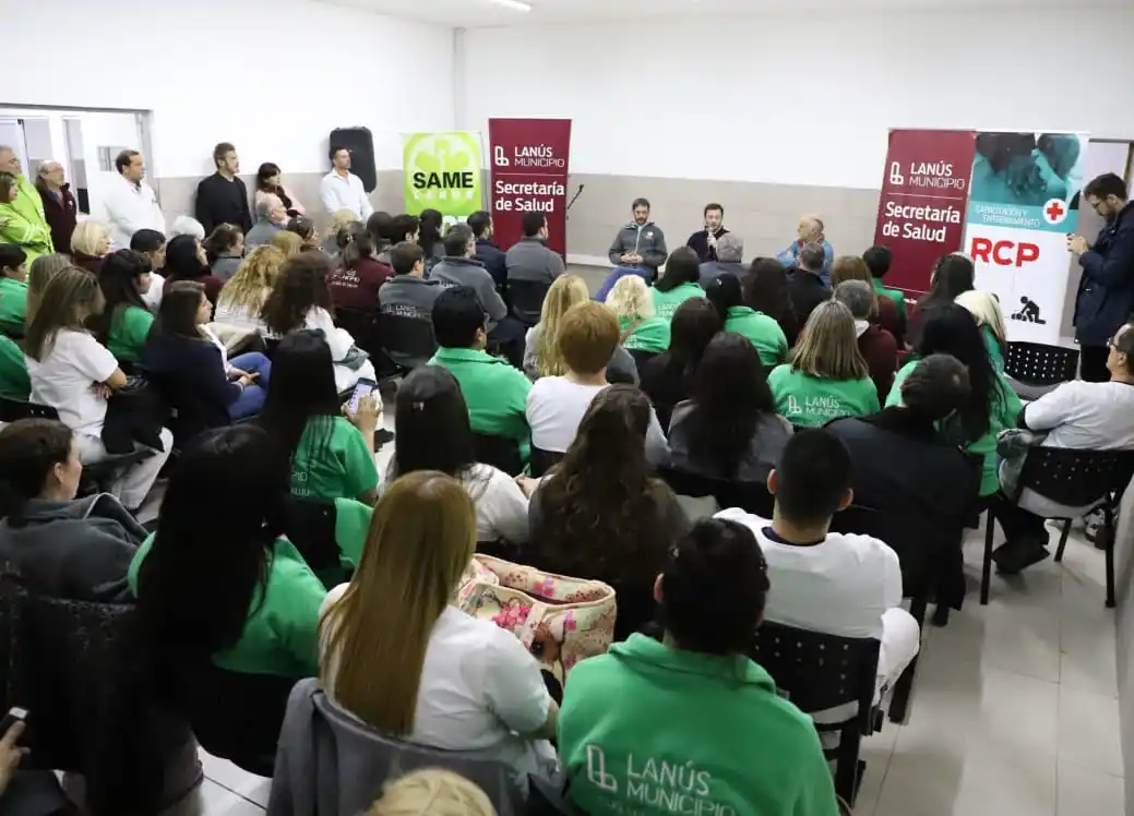 Grindetti y Scarsi con trabajadores de la Salud en Lanús: "Estamos predispuestos a cambios" 