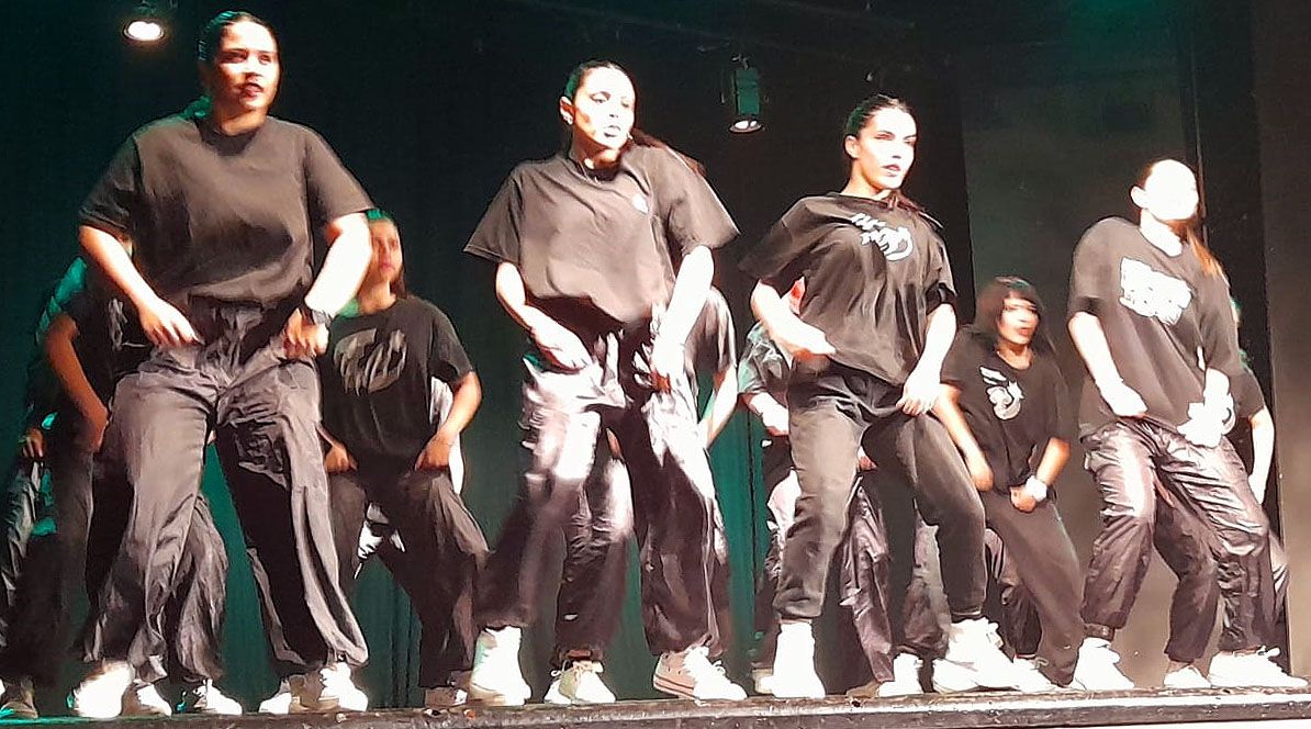 Se realizó un espectáculo de danza a beneficio de la Sociedad Italia