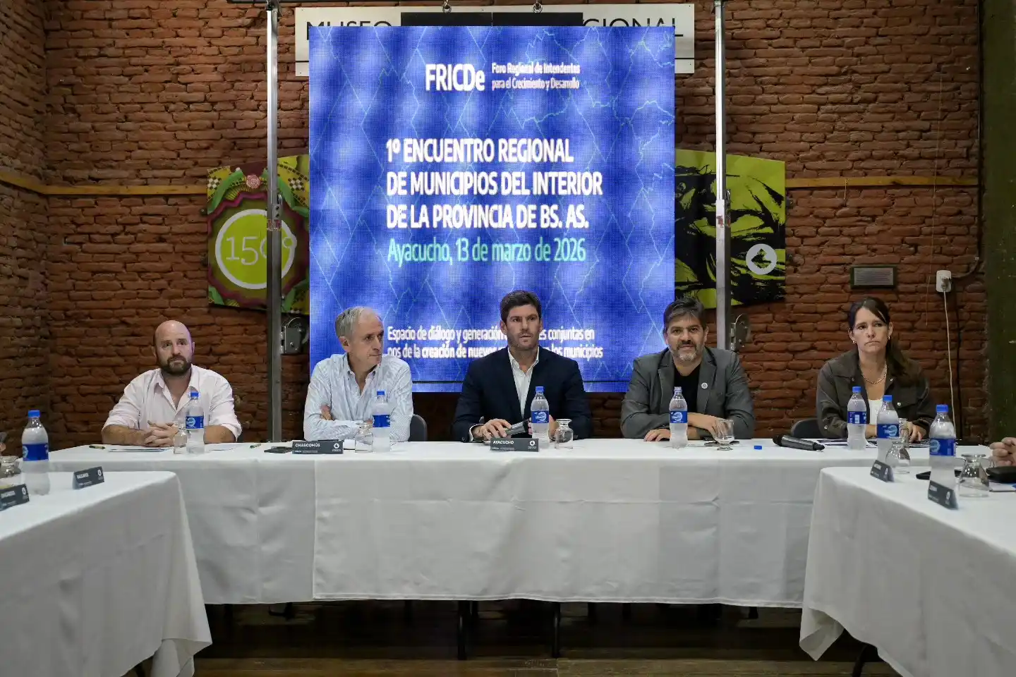 “Necesitamos generar espacios para pensar juntos el desarrollo de nuestras comunidades”, afirmó Gastón en el foro regional de intendentes