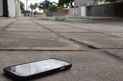 Una chica con síndrome de down extravió su celular y la mujer que lo encontró lo usó para enviar pornografía