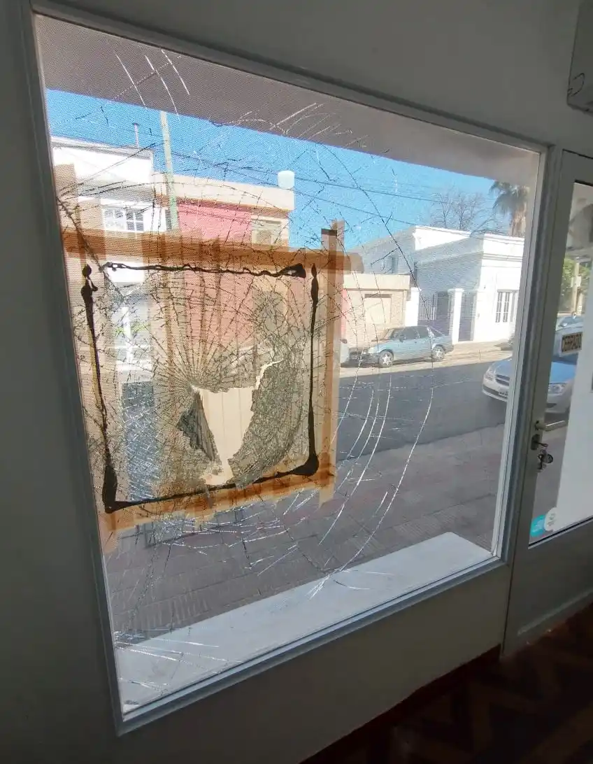 Indignación de un comerciante por el robo sufrido en su local comercial