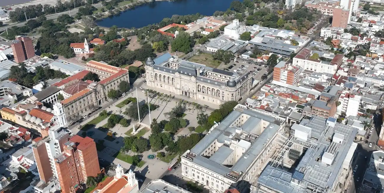 Estos datos se dan pese a que Santa Fe percibió 150 mil millones menos de coparticipación. Foto: F. Nicola