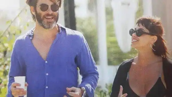 Vitto Saravia , de novia con la estrella de Hollywood Chris Pine
