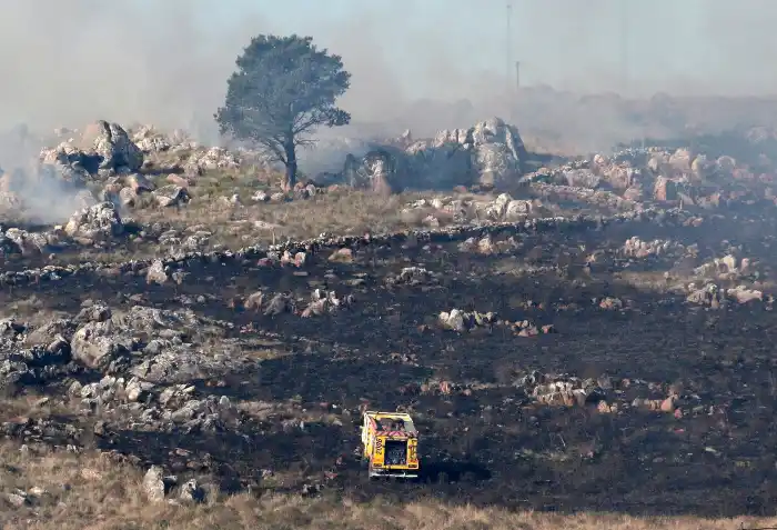 La construcción y la quema de terrenos en Villa del Lago sigue siendo tema de debate