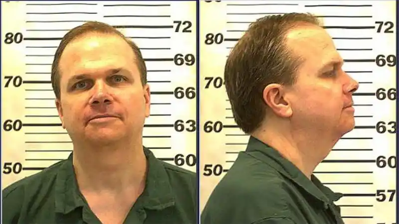 El asesino de John Lennon le contó a su mujer sus planes dos meses antes