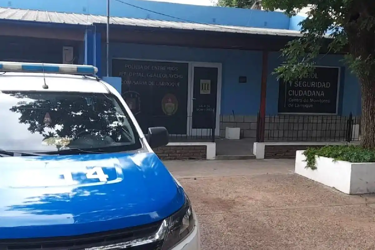 Larroque : encontraron un auto que le robaron a una remisera en Concepción del Uruguay