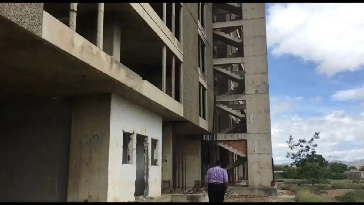 POR ESTE HORRIBLE MOTIVO piden que se derriben «las torres de la muerte» en Barquisimeto