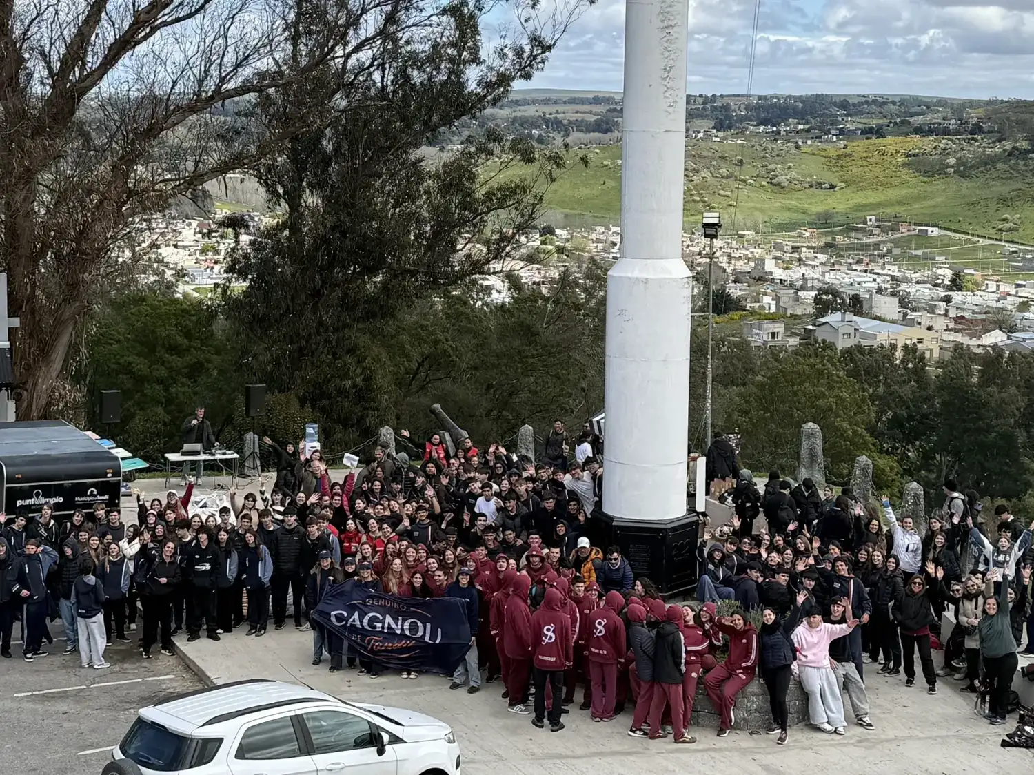 Del total recogido durante la actividad, casi 400 kilos correspondieron a materiales reciclables, que fueron separados durante el operativo realizado por los jóvenes.