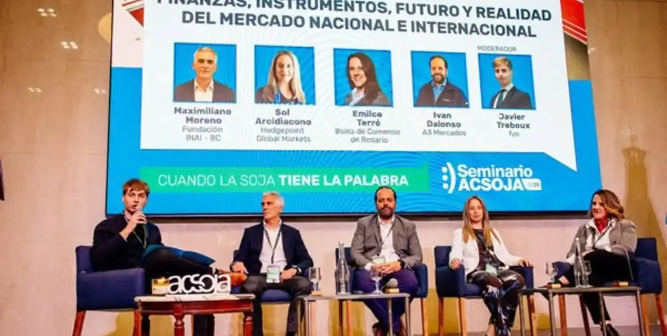 En el Seminario ACSOJA 2025, que se realizó en la Bolsa de Comercio de Rosario, especialistas en mercados expusieron diversos escenarios donde la cadena de la soja argentina puede capturar valor en todos sus eslabones.
