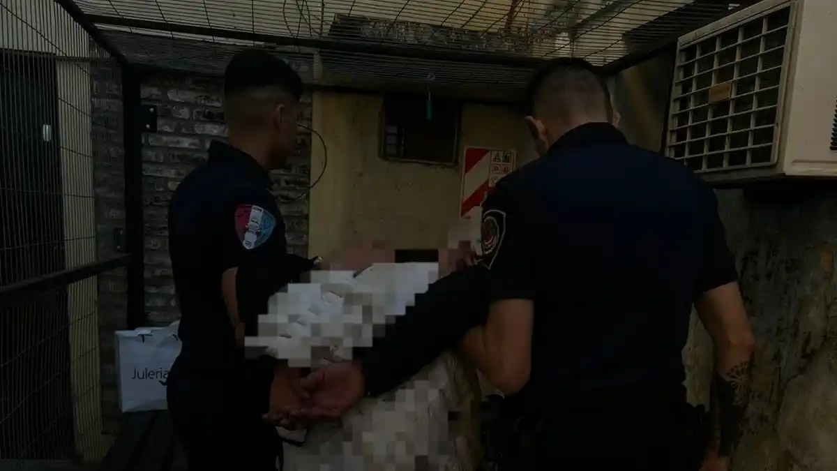 Detuvieron a un hombre por agredir a un policía que intervino en una riña callejera