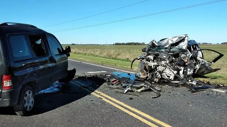 Tremendo. Impacto frontal en plena carretera, dejó el saldo de un joven fallecido y dos heridos en setiembre de 2021