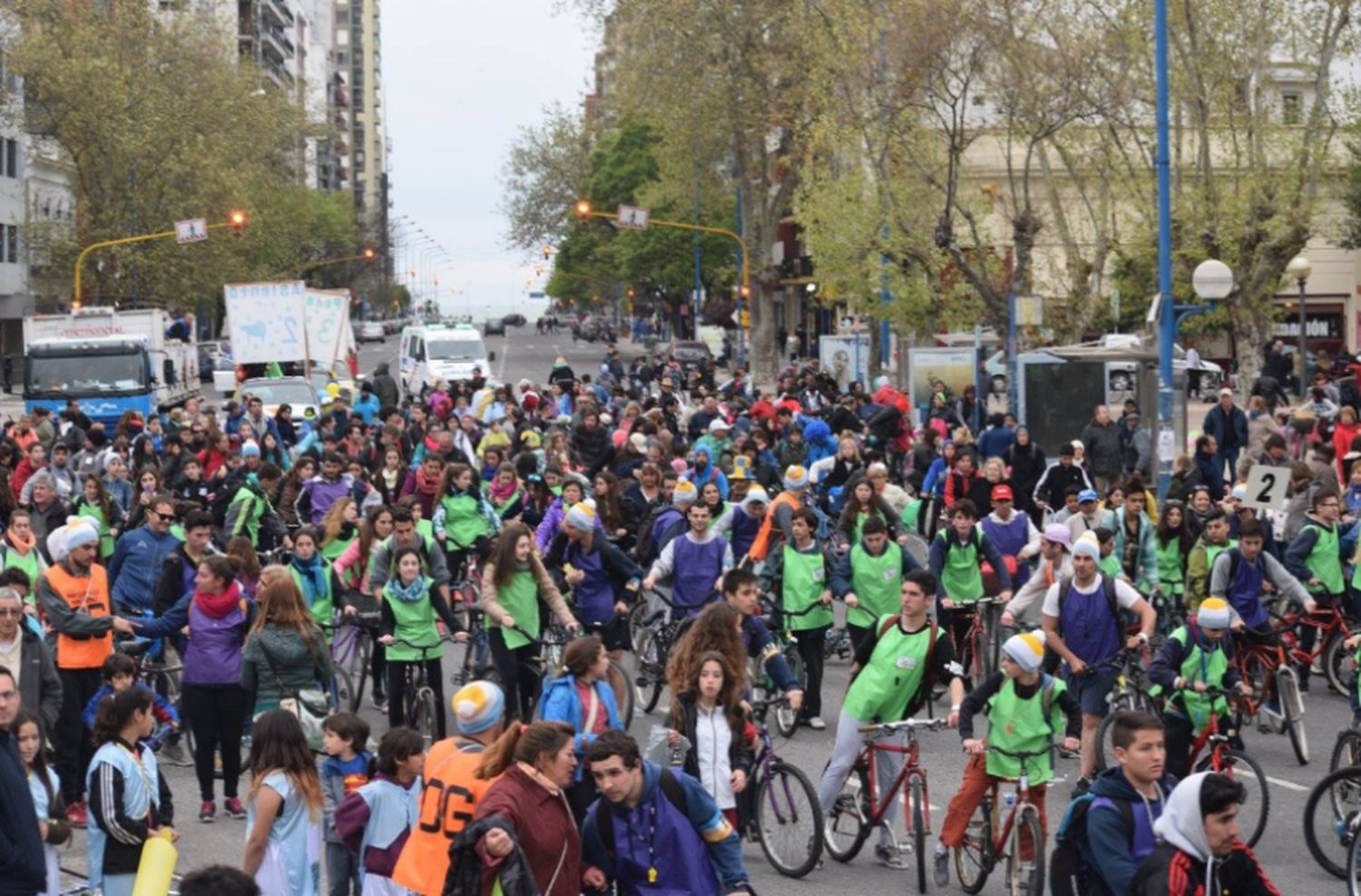 Caravana de la primavera: sin bicicletas, pero con valores