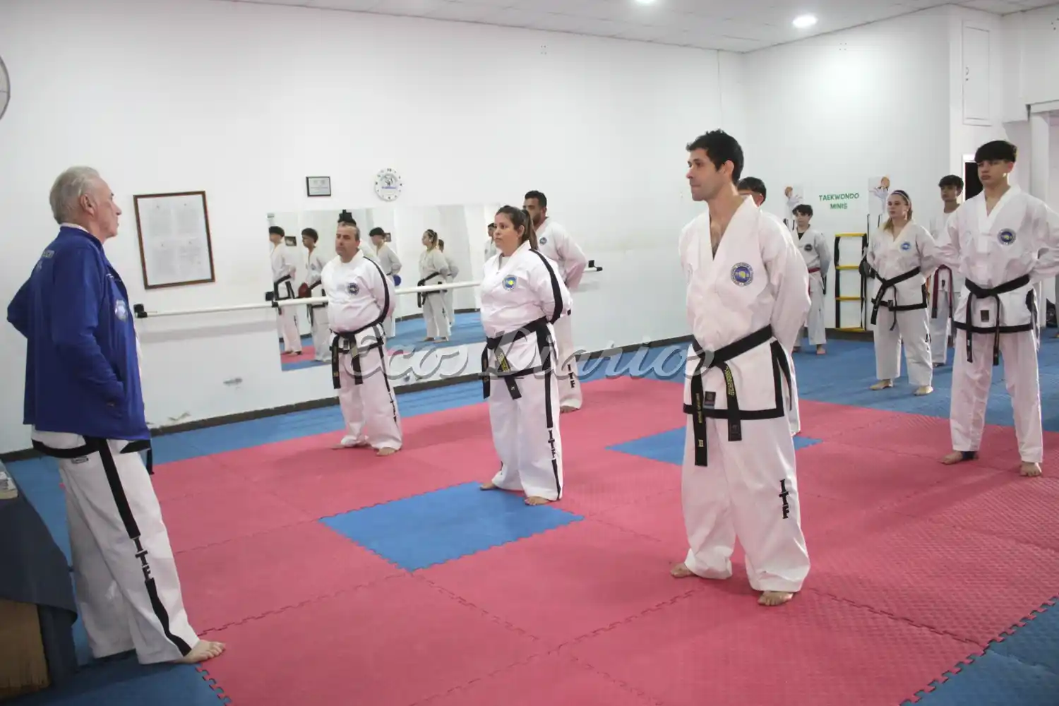 El Grand Master Barat, al frente de la clase