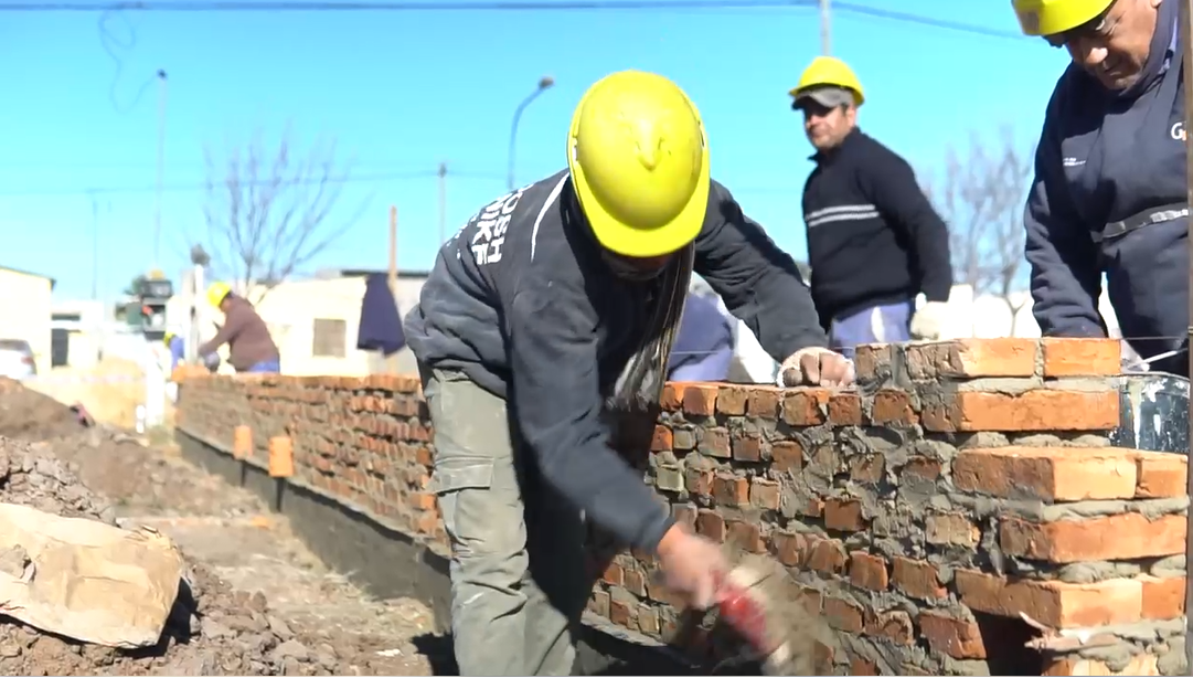 Construcción de viviendas en el Mora, 8% de avance de obra
