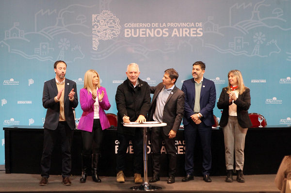 Nutrida agenda de Kicillof con Alak.