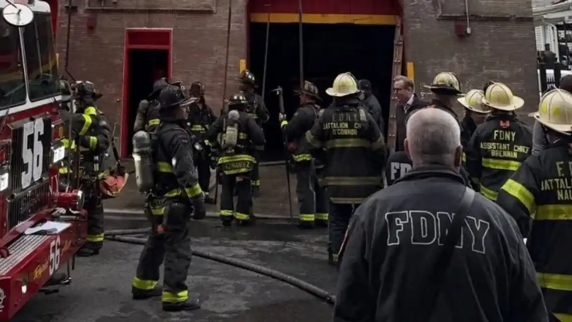 Explosión en un astillero de Nueva York dejó al menos 16 heridos
