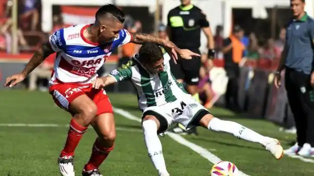 Unión perdió contra Banfield y se fue silbado en el 15 de Abril