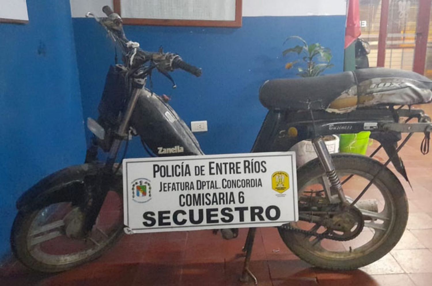 Arrestado cuando se movilizaba en una moto robada