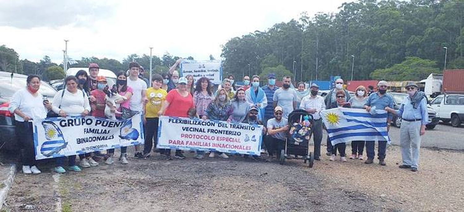 Manifestación simultánea: Concordia y Colón unidos por la libre circulación en los pasos fronterizos