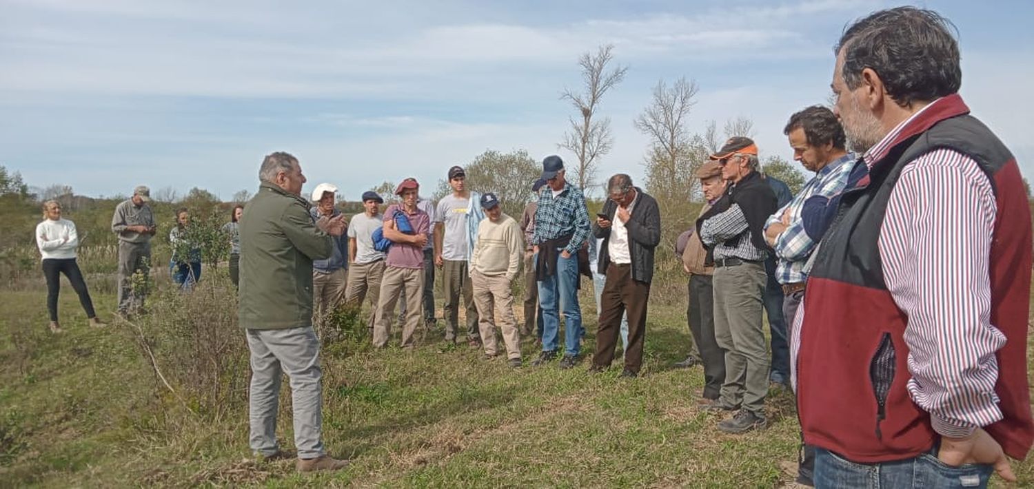 Habitantes de Villa Paranacito compartieron con De Ángeli sus temores por la Ley de Humedales