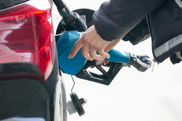 Mejoró la venta de combustibles luego de 15 meses de caída
