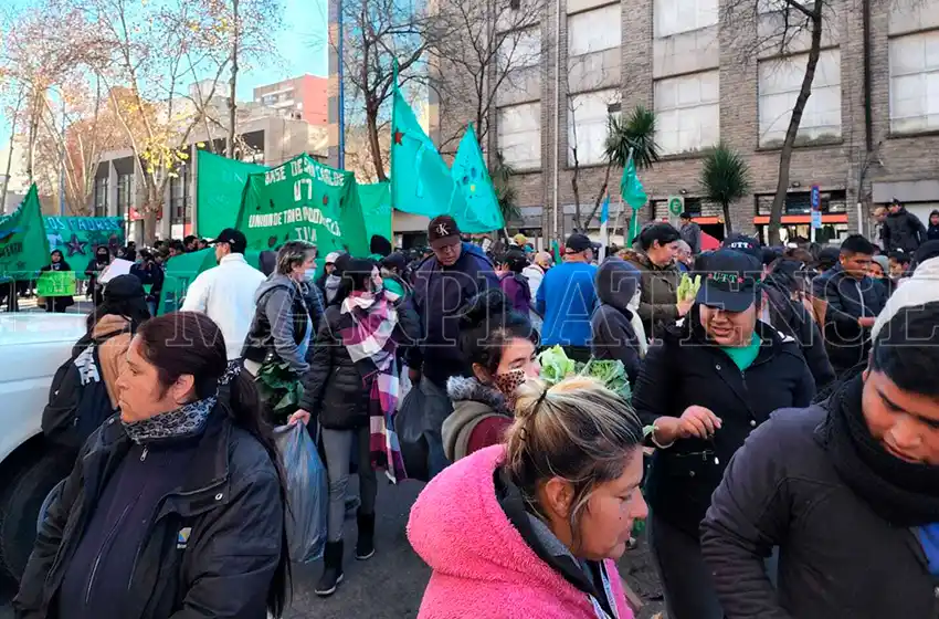 "Verdurazo" frente al Municipio: "Lo que estamos viviendo en el campo no es fácil"