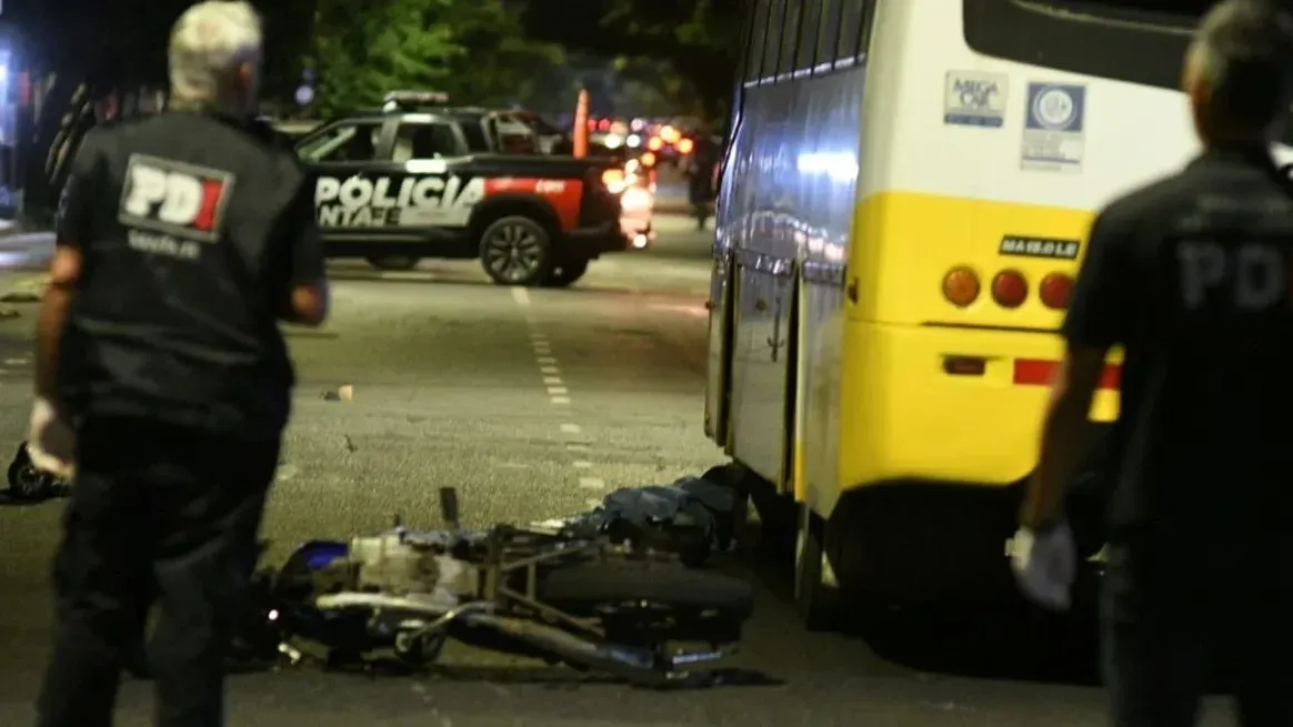 Peritos examinaron la escena del hecho. Foto: Manuel Fabatía