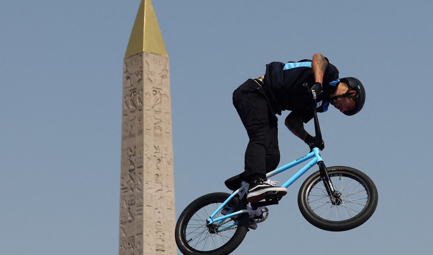 El argentino Torres se clasificó a la final del BMX y va por una medalla