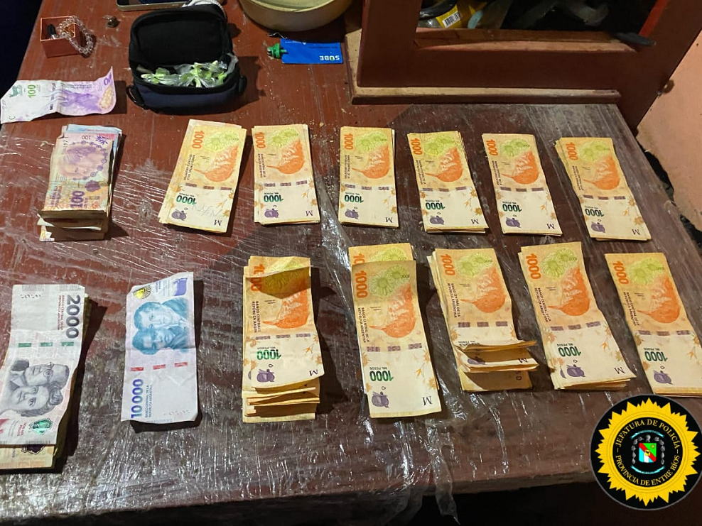 Detienen a un hombre con pedido de captura y secuestran droga y dinero en efectivo