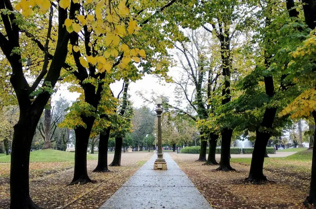 La Plaza Independencia en Otoño.